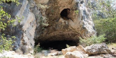 Trekking Traversata GTA delle Valli Occitane - 31-07-2022 TREKKING ESTIVI 9-la-grotta-di-cucchiales-ingresso.jpg