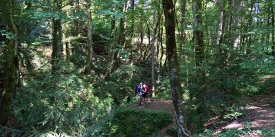 Trekking Monti Bauges - 01-08-2016 TREKKING ESTIVI Trekking UET 2016 - Nei pressi del Pont de Diable -  foto di Laura Spagnolini