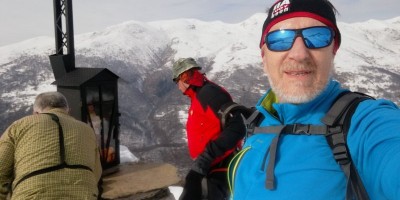 Monte Tivoli mt 1791 (valle Po) - 10-02-2019 ESCURSIONISMO INVERNALE Si pone la firma sul quadero di vetta