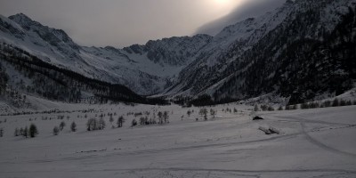 Rifugio Willy Jervis (1732 m) - 22-01-2017 ESCURSIONISMO INVERNALE il sole verso il tramonto...